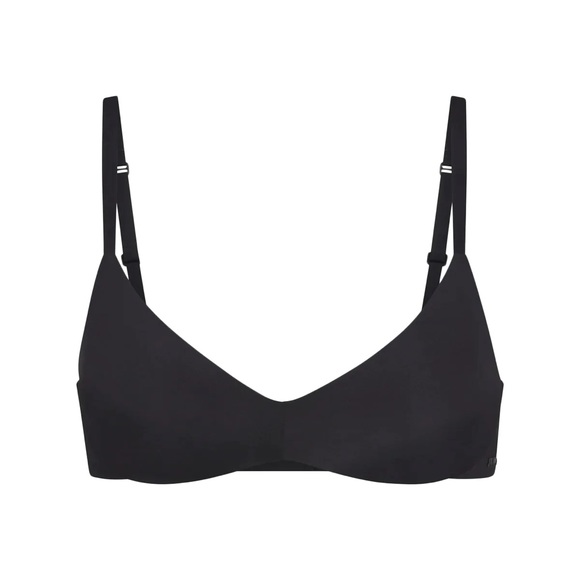 SKIMS Other - SKIMS wireless push-up plunge bra 34B Onyx NWT
